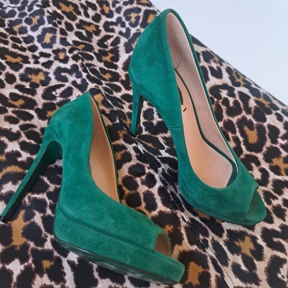 Fendi Shoes - FENDI women's pumps emerald green size 36 1/2‎ Made In Italy